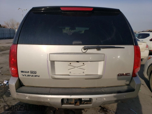 2009 GMC Yukon SLT w/4SB with VIN 1GKFK33009R240907, listed as a Copart auction lot 45922255 with 295,760 mi miles and Salvage Title. Bid and sale history available at carsss.com. Image 6.