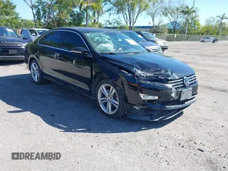 2012 Volkswagen Passat SE z VIN 1VWBN7A3XCC086400, wystawiony jako IAAI lot #41839332 z przebiegiem 83 567 mil mil oraz . Historia ofert i sprzedaży dostępna na DreamBid. Obrazek 1.