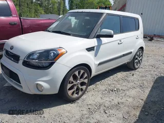 2013 Kia Soul ! with VIN KNDJT2A65D7588128, listed as a IAAI auction lot 42072496 with 178,406 mi miles. Bid and sale history available at carsss.com. Image 2.