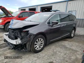 2018 Chrysler Pacifica Touring L z VIN 2C4RC1BG9JR127741, wystawiony jako Copart lot #56015005 z przebiegiem 94 412 mil mil oraz Szkoda całkowita • Salvage title. Historia ofert i sprzedaży dostępna na DreamBid. Obrazek 1.