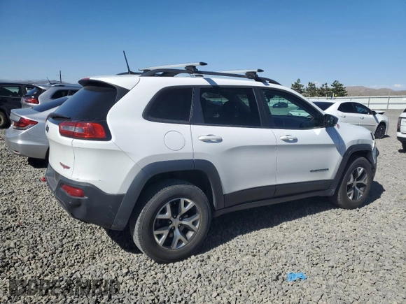 2018 Jeep Cherokee Trailhawk with VIN 1C4PJMBB5JD512333, listed as a Copart auction lot 61485865 with 83,223 mi miles and Salvage title. Bid and sale history available at DreamBid. Image 3.