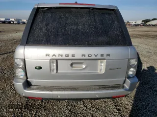 2006 Land Rover Range Rover SC z VIN SALMF134X6A205504, wystawiony jako Copart lot #88591205 z przebiegiem Nie podano mil oraz Szkoda całkowita • Salvage title. Historia ofert i sprzedaży dostępna na DreamBid. Obrazek 6.