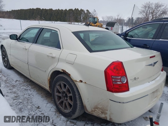 2008 Chrysler 300 Touring with VIN 2C3LA53GX8H287584, listed as a IAAI auction lot 41727222 with 166,783 mi miles. Bid and sale history available at carsss.com. Image 3.