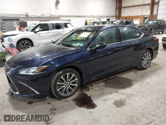 2021 Lexus ES 350 z VIN 58ADZ1B1XMU087881, wystawiony jako IAAI lot #42264527 z przebiegiem 15 273 mil mil oraz . Historia ofert i sprzedaży dostępna na DreamBid. Obrazek 2.