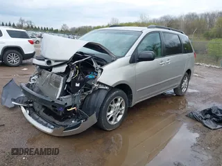 2006 Toyota Sienna LE with VIN 5TDBA23C76S062105, listed as a IAAI auction lot 42130968 with 151,395 mi miles. Bid and sale history available at carsss.com. Image 2.