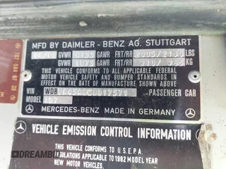1982 Mercedes-Benz 380 SL z VIN WDBBA45A8CB017571, wystawiony jako IAAI lot #42483211 z przebiegiem 125 437 mil mil oraz . Historia ofert i sprzedaży dostępna na DreamBid. Obrazek 9.