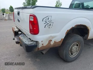 2016 Ford F-250 XLT с VIN 1FTBF2B61GED15892, выставлен на аукционе IAAI как лот 42377404 с пробегом 199 002 миль миль и . История ставок и продаж доступна на DreamBid. Изображение 6.
