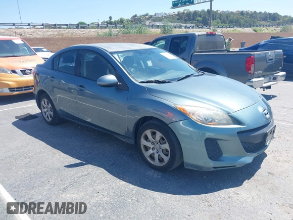 2013 Mazda 3 i Sport z VIN JM1BL1UP8D1736651, wystawiony jako IAAI lot #42263871 z przebiegiem 187 874 mil mil oraz . Historia ofert i sprzedaży dostępna na DreamBid. Obrazek 1.