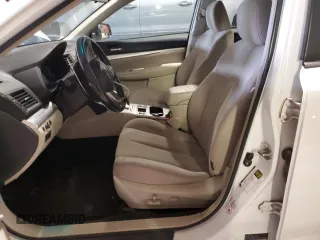 2014 Subaru Legacy Premium z VIN 4S3BMBC61E3018747, wystawiony jako Copart lot #55502445 z przebiegiem 139 524 mil mil oraz Szkoda całkowita • Salvage title. Historia ofert i sprzedaży dostępna na DreamBid. Obrazek 7.