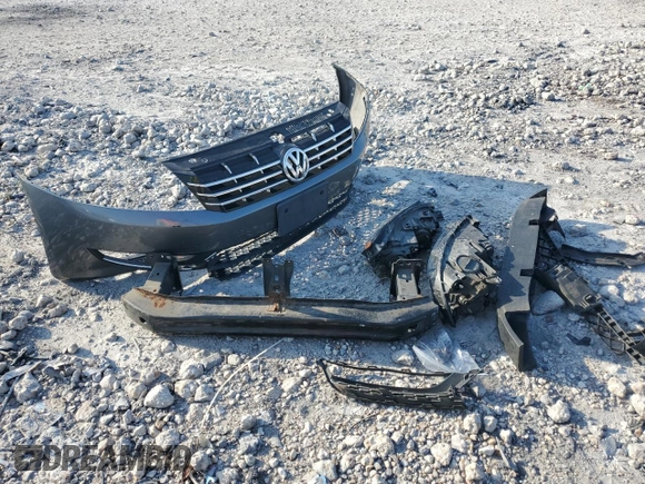 2013 Volkswagen Passat SEL Premium z VIN 1VWCN7A36DC135095, wystawiony jako Copart lot #57338905 z przebiegiem 151 843 mil mil oraz Szkoda całkowita • Salvage title. Historia ofert i sprzedaży dostępna na DreamBid. Obrazek 12.