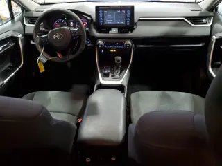 2019 Toyota RAV4 XLE with VIN 2T3P1RFV4KW042785, listed as a Copart auction lot 53110825 with 70,533 mi miles and Salvage Title. Bid and sale history available at DreamBid. Image 8.