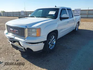 2008 GMC Sierra Denali z VIN 2GTEK638781279676, wystawiony jako IAAI lot #42124705 z przebiegiem 136 823 mil mil oraz . Historia ofert i sprzedaży dostępna na DreamBid. Obrazek 2.