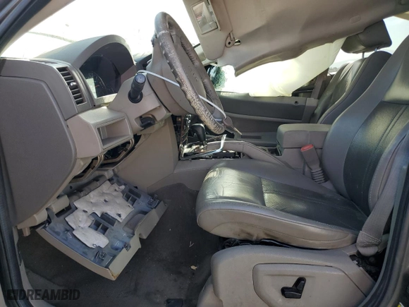2005 Jeep Grand Cherokee Limited with VIN 1J8HR58235C662715, listed as a Copart auction lot 53283215 with 110,311 mi miles and Salvage Title. Bid and sale history available at carsss.com. Image 7.