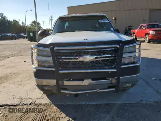 2005 Chevrolet Silverado 3500 DRW LT with VIN 1GCJK332X5F883347, listed as a Copart auction lot 86199094 with 107,562 mi miles and Salvage Title. Bid and sale history available at carsss.com. Image 5.