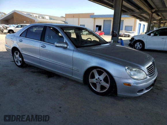 2005 Mercedes-Benz S-Class 4.3L with VIN WDBNG70J25A441339, listed as a Copart auction lot 49028915 with 0 mi miles and Salvage Title. Bid and sale history available at carsss.com. Image 4.