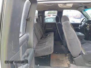 2001 Chevrolet Silverado 1500 LS with VIN 2GCEC19T911351401, listed as a IAAI auction lot 41991090 with 182,435 mi miles. Bid and sale history available at carsss.com. Image 8.