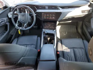 2021 Audi e-tron Sportback Prestige z VIN WA13AAGE8MB037626, wystawiony jako Copart lot #69024824 z przebiegiem 21 649 mil mil oraz Szkoda całkowita • Salvage title. Historia ofert i sprzedaży dostępna na DreamBid. Obrazek 8.