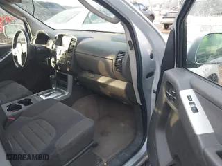 2011 Nissan Pathfinder SV with VIN 5N1AR1NN0BC625399, listed as a IAAI auction lot 41404121 with 201,697 mi miles. Bid and sale history available at carsss.com. Image 5.