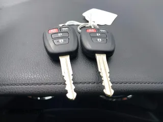 2019 Toyota Corolla L z VIN 2T1BURHEXKC203410, wystawiony jako IAAI lot #41898798 z przebiegiem 26 311 mil mil oraz . Historia ofert i sprzedaży dostępna na DreamBid. Obrazek 11.