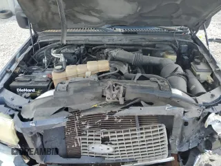 2003 Ford Excursion Special Serv z VIN 1FMNU41S13EC23961, wystawiony jako Copart lot #56982865 z przebiegiem 180 123 mil mil oraz Szkoda całkowita • Salvage title. Historia ofert i sprzedaży dostępna na DreamBid. Obrazek 12.