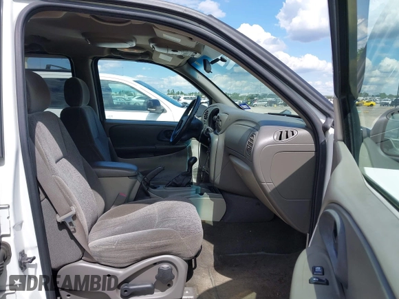 2003 Chevrolet TrailBlazer EXT LT with VIN 1GNES16S536229622, listed as a IAAI auction lot 42212434 with 302,884 mi miles and . Bid and sale history available at DreamBid. Image 5.