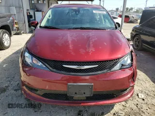 2021 Chrysler Voyager L z VIN 2C4RC1AG4MR558297, wystawiony jako Copart lot #56072405 z przebiegiem 52 842 mil mil oraz Szkody całkowita. Historia ofert i sprzedaży dostępna na DreamBid. Obrazek 5.