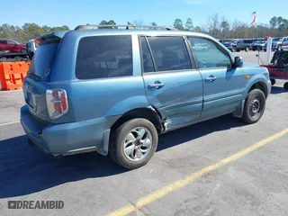 2006 Honda Pilot EX-L with VIN 5FNYF18526B028206, listed as a IAAI auction lot 41696355 with 282,779 mi miles. Bid and sale history available at carsss.com. Image 4.