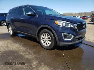 2016 Kia Sorento LX with VIN 5XYPG4A38GG161131, listed as a Copart auction lot 53537475 with 104,839 mi miles and Salvage Title. Bid and sale history available at carsss.com. Image 4.