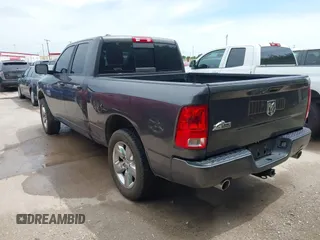 2015 Ram 1500 SLT z VIN 1C6RR6GT7FS742111, wystawiony jako IAAI lot #42469927 z przebiegiem 111 130 mil mil oraz . Historia ofert i sprzedaży dostępna na DreamBid. Obrazek 3.