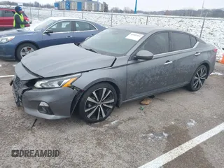2020 Nissan Altima Platinum with VIN 1N4BL4FV9LC133178, listed as a IAAI auction lot 40982992 with 59,852 mi miles and . Bid and sale history available at carsss.com. Image 17.