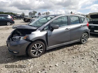 2018 Nissan Note SV z VIN 3N1CE2CP5JL352291, wystawiony jako Copart lot #55938845 z przebiegiem 57 603 mil mil oraz Szkoda całkowita • Salvage title. Historia ofert i sprzedaży dostępna na DreamBid. Obrazek 1.