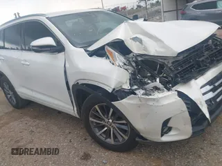 2017 Toyota Highlander XLE with VIN 5TDKZRFH2HS517308, listed as a IAAI auction lot 42170331 with 149,176 mi miles and . Bid and sale history available at DreamBid. Image 17.