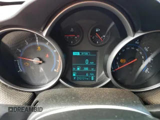 2014 Chevrolet Cruze 2LT z VIN 1G1PE5SB9E7398019, wystawiony jako Copart lot #53132735 z przebiegiem 212 121 mil mil oraz Szkoda całkowita • Salvage title. Historia ofert i sprzedaży dostępna na DreamBid. Obrazek 9.