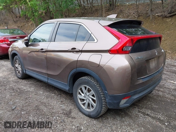 2018 Mitsubishi Eclipse Cross ES z VIN JA4AT3AA9JZ039973, wystawiony jako IAAI lot #42350915 z przebiegiem 136 369 mil mil oraz . Historia ofert i sprzedaży dostępna na DreamBid. Obrazek 3.