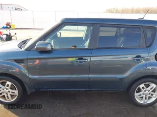 2011 Kia Soul + with VIN KNDJT2A2XB7248743, listed as a IAAI auction lot 41791749 with 242,408 mi miles. Bid and sale history available at carsss.com. Image 15.