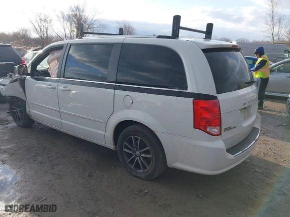 2017 Dodge Grand Caravan SXT with VIN 2C4RDGCG2HR818425, listed as a IAAI auction lot 41837757 with 175,201 mi miles. Bid and sale history available at carsss.com. Image 3.