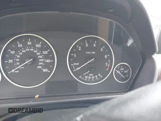 2017 BMW 3 Series 320i z VIN WBA8E1G3XHNU15607, wystawiony jako IAAI lot #42117103 z przebiegiem Nie podano mil oraz . Historia ofert i sprzedaży dostępna na DreamBid. Obrazek 14.