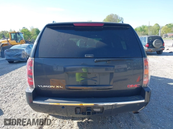 2008 GMC Yukon XL z VIN 1GKFK668X8J197029, wystawiony jako IAAI lot #42052242 z przebiegiem 193 928 mil mil oraz . Historia ofert i sprzedaży dostępna na DreamBid. Obrazek 17.