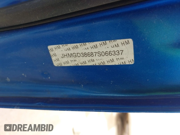 2007 Honda Fit Sport z VIN JHMGD38687S066337, wystawiony jako IAAI lot #41650915 z przebiegiem 227 776 mil mil oraz . Historia ofert i sprzedaży dostępna na DreamBid. Obrazek 9.