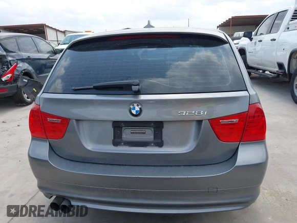 2011 BMW 3 Series 328i xDrive with VIN WBAUU3C52BA542337, listed as a IAAI auction lot 42141670 with 59,479 mi miles and . Bid and sale history available at DreamBid. Image 16.