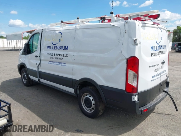 2023 Ford Transit Cargo z VIN 1FTBR1Y88PKB28094, wystawiony jako IAAI lot #42206002 z przebiegiem 22 519 mil mil oraz . Historia ofert i sprzedaży dostępna na DreamBid. Obrazek 3.