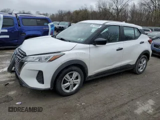 2022 Nissan Kicks S z VIN 3N1CP5BVXNL527040, wystawiony jako Copart lot #52746965 z przebiegiem 93 918 mil mil oraz Czysty tytuł • Clean title. Historia ofert i sprzedaży dostępna na DreamBid. Obrazek 1.