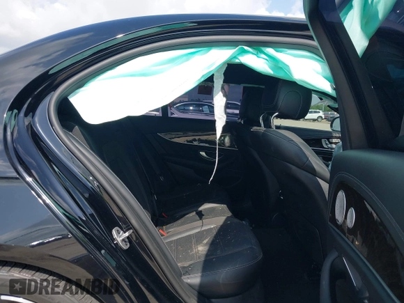 2020 Mercedes-Benz E 53 AMG с VIN W1KZF6BB4LA773677, выставлен на аукционе IAAI как лот 42400102 с пробегом Не указан миль и . История ставок и продаж доступна на DreamBid. Изображение 8.