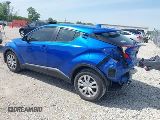 2019 Toyota C-HR XLE with VIN JTNKHMBX7K1015798, listed as a IAAI auction lot 39530918 with 77,958 mi miles. Bid and sale history available at carsss.com. Image 3.