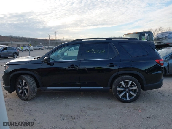 2024 Honda Pilot Touring with VIN 5FNYG1H72RB007519, listed as a IAAI auction lot 40973780 with 24,908 mi miles. Bid and sale history available at carsss.com. Image 14.