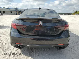 2017 Alfa Romeo Giulia Ti z VIN ZARFAECN4H7545588, wystawiony jako Copart lot #54086015 z przebiegiem 125 665 mil mil oraz Czysty tytuł • Clean title. Historia ofert i sprzedaży dostępna na DreamBid. Obrazek 6.