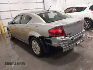 2014 Dodge Avenger SE z VIN 1C3CDZAB4EN228880, wystawiony jako IAAI lot #41605761 z przebiegiem 97 437 mil mil oraz . Historia ofert i sprzedaży dostępna na DreamBid. Obrazek 3.