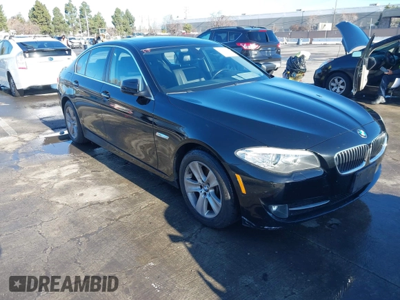 2011 BMW 5 Series 528i with VIN WBAFR1C54BC736807, listed as a IAAI auction lot 41511519 with 212,110 mi miles and . Bid and sale history available at carsss.com. Image 6.