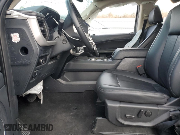 2024 Ford Expedition XLT z VIN 1FMJU1J84REA35560, wystawiony jako Copart lot #89156345 z przebiegiem 21 946 mil mil oraz Czysty tytuł • Clean title. Historia ofert i sprzedaży dostępna na DreamBid. Obrazek 7.