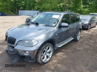 2007 BMW X5 3.0si z VIN 5UXFE43577L016195, wystawiony jako IAAI lot #42323000 z przebiegiem 88 318 mil mil oraz . Historia ofert i sprzedaży dostępna na DreamBid. Obrazek 2.